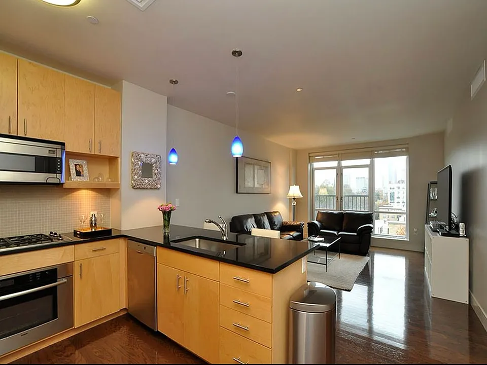 700 Harrison Ave #506