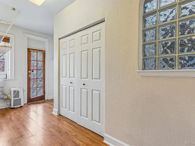 1376 N Pearl St #210 — Photo 8