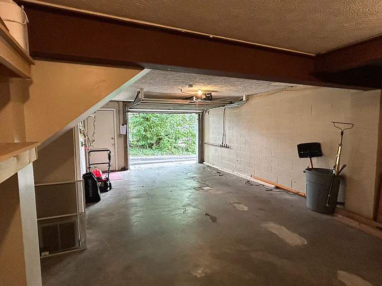 729 James St — Photo 11