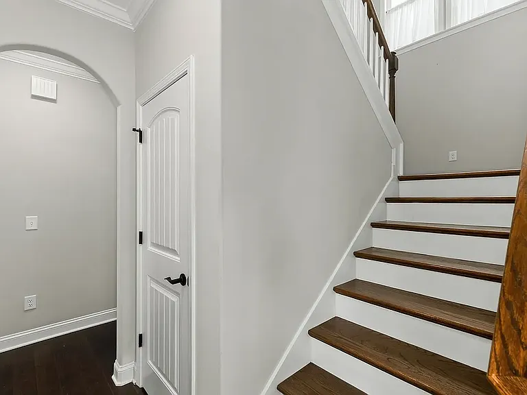 18 Cottage Knoll Cir — Photo 17