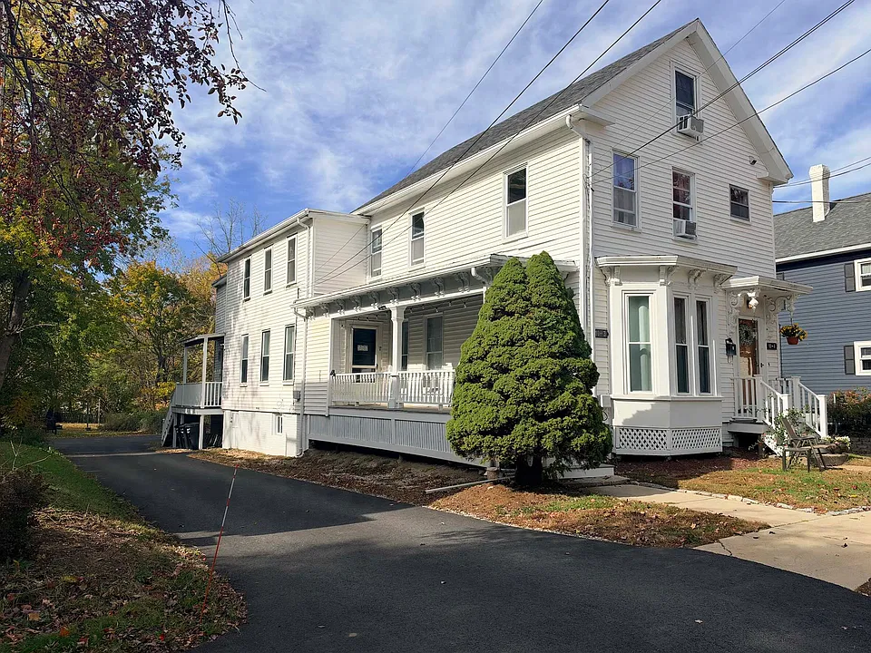 10 Maple St #3