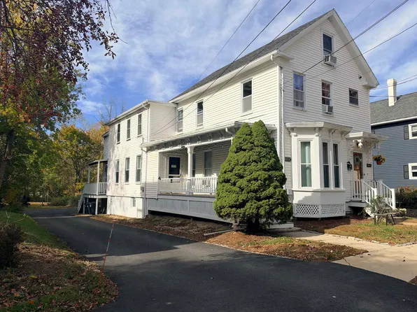10 Maple St APT 3, Dover, NH 03820