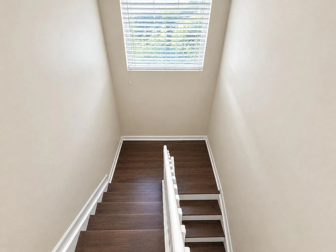 3 bed, 3.0 bath, 1951 sqft, $5,000 — Photo 4