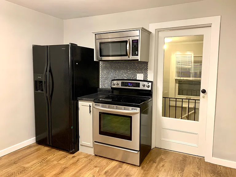 816 W Winnebago St #1 — Photo 3