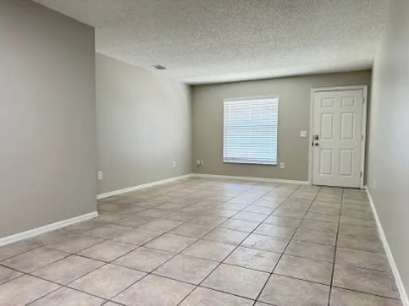 2212 Florida Dr APT 2, Deltona, FL 32738