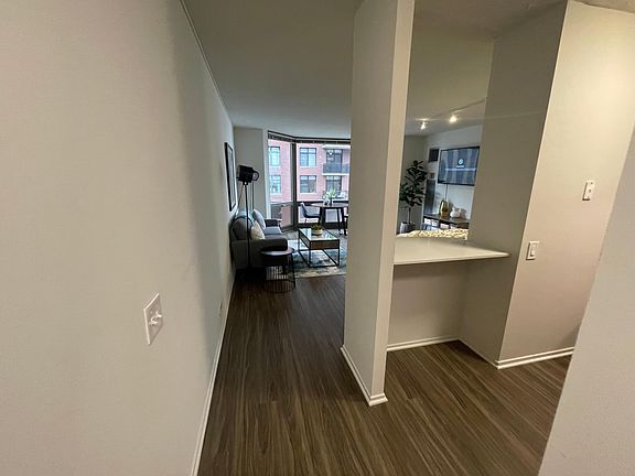 5th image of 59 W Schiller St #1506