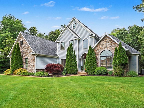 3rd image of 8638 Weeping Pine Ln