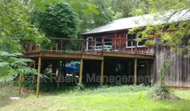 818 Deaderick Rd — Photo 1