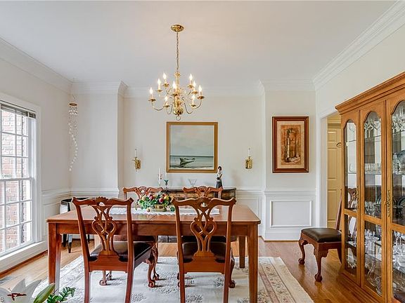 5th image of 14 Winterberry Ct