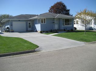 608 Market St, Bellevue, IA 52031