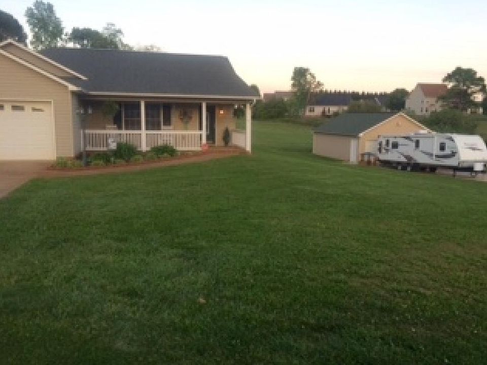 2nd image of 421 Amber Lea Dr