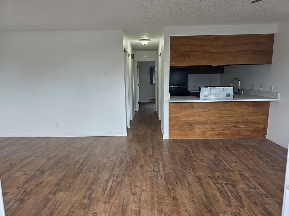 1st image of 223 NW Nye St APT 2