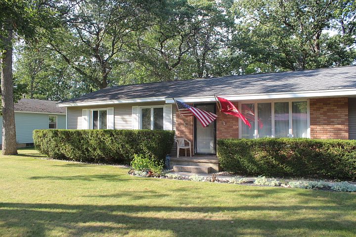 1st image of 976 N Forestlane Dr