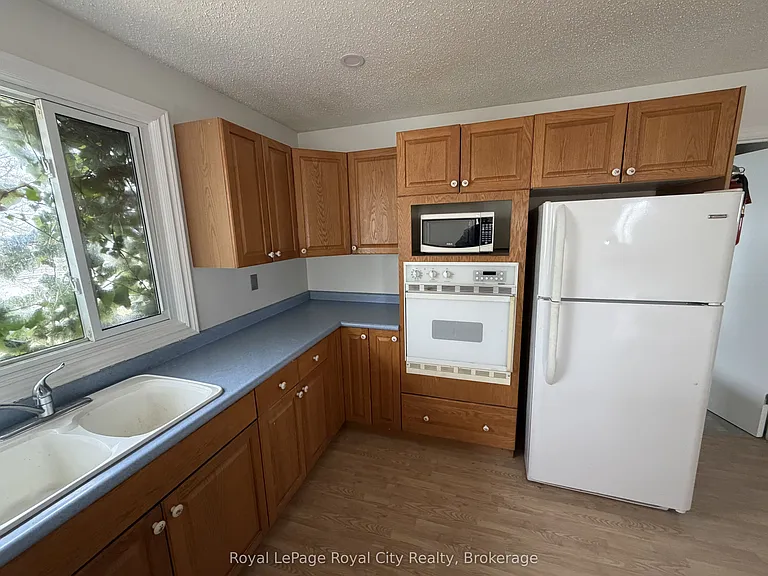 245 Speedvale Ave W #2 — Photo 19