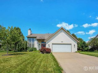10527 Hunters Creek Dr, Zeeland, MI 49464