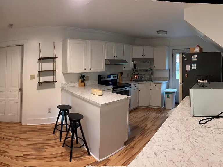 855 N May St — Photo 3