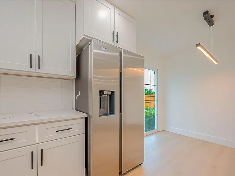 3010 Bandell Dr — Photo 11