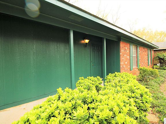 3rd image of 447 Birchwood Dr #3