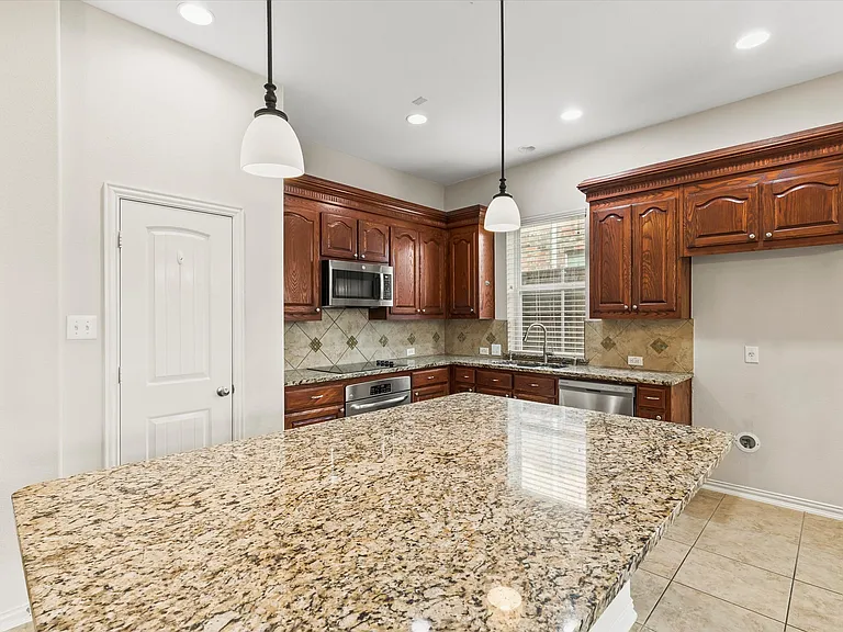 3102 Clearfork Trl — Photo 6