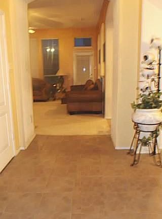 5th image of 328 Fort Edward Dr