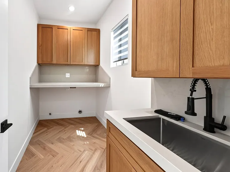 8018 Shadyglade Ave — Photo 26