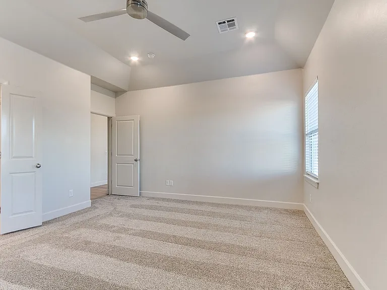 16025 Zamora Ln — Photo 38