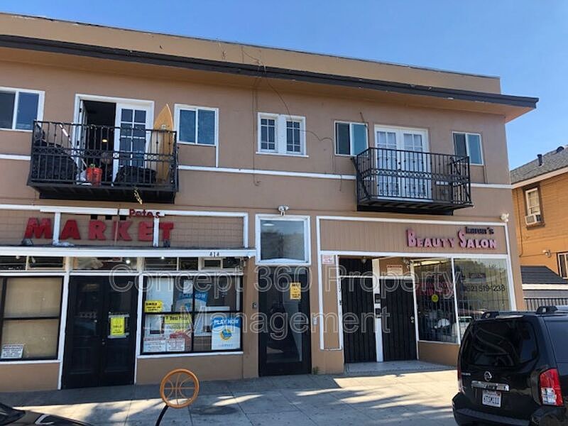1st image of 410 E 7th St
