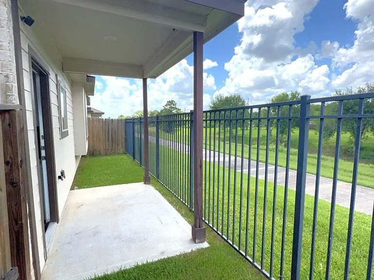 7118 Fannin St — Photo 24