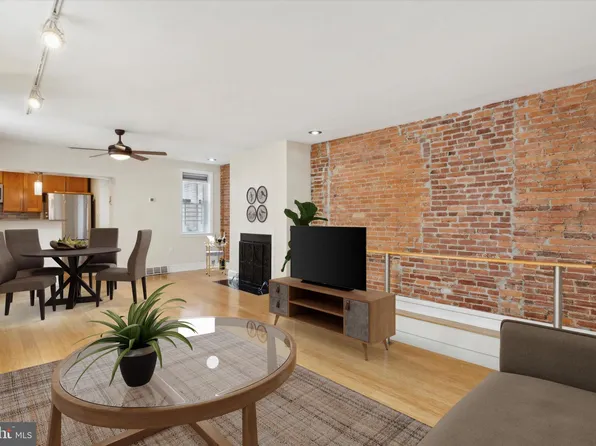 2231 Green St APT 4, Philadelphia, PA 19130