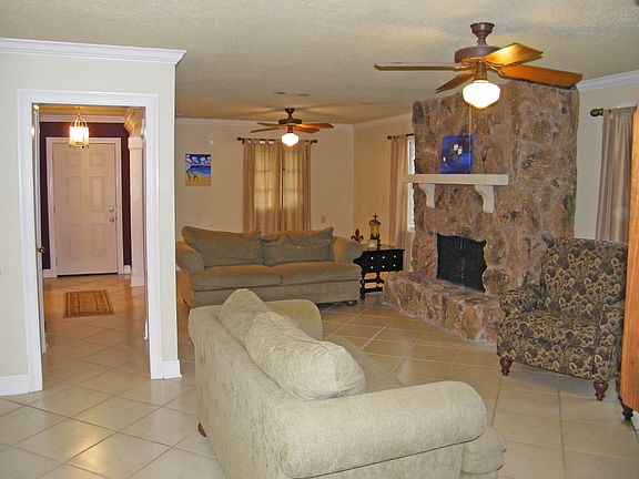 5th image of 2616 Highland Dr W