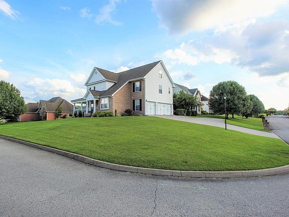 3rd image of 4921 Ivy Rose Dr
