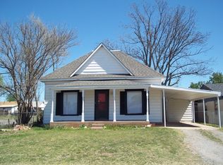 525 N 18th St, Clinton, OK 73601