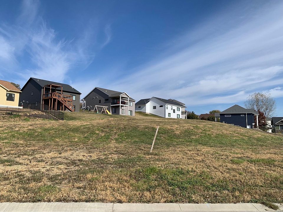 2nd image of 1616 Century Ridge Ln NE