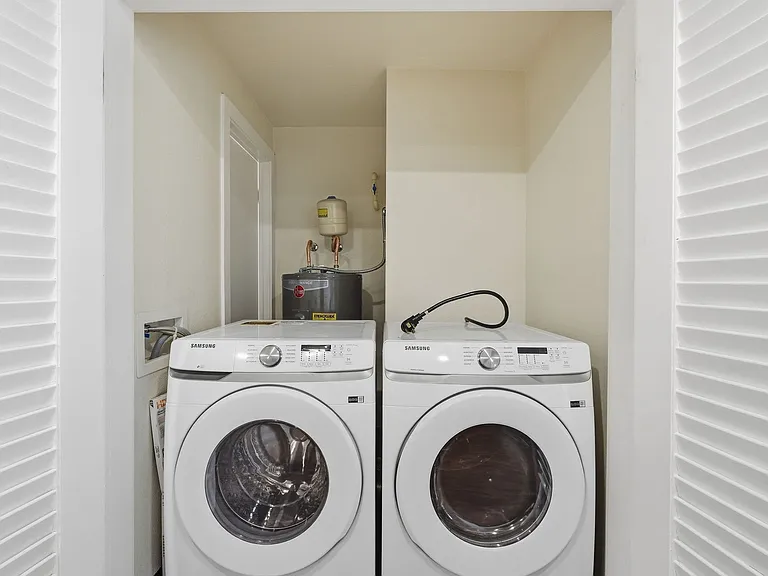 Elevate Your Urban Experience! Move in before the end of the month and get 10 weeks FREE Rent! — Photo 43