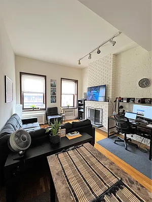 Rented by City Connections Realty | media 44