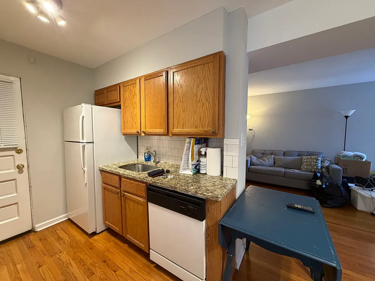 Building Photo - 6531 N Mozart St #1