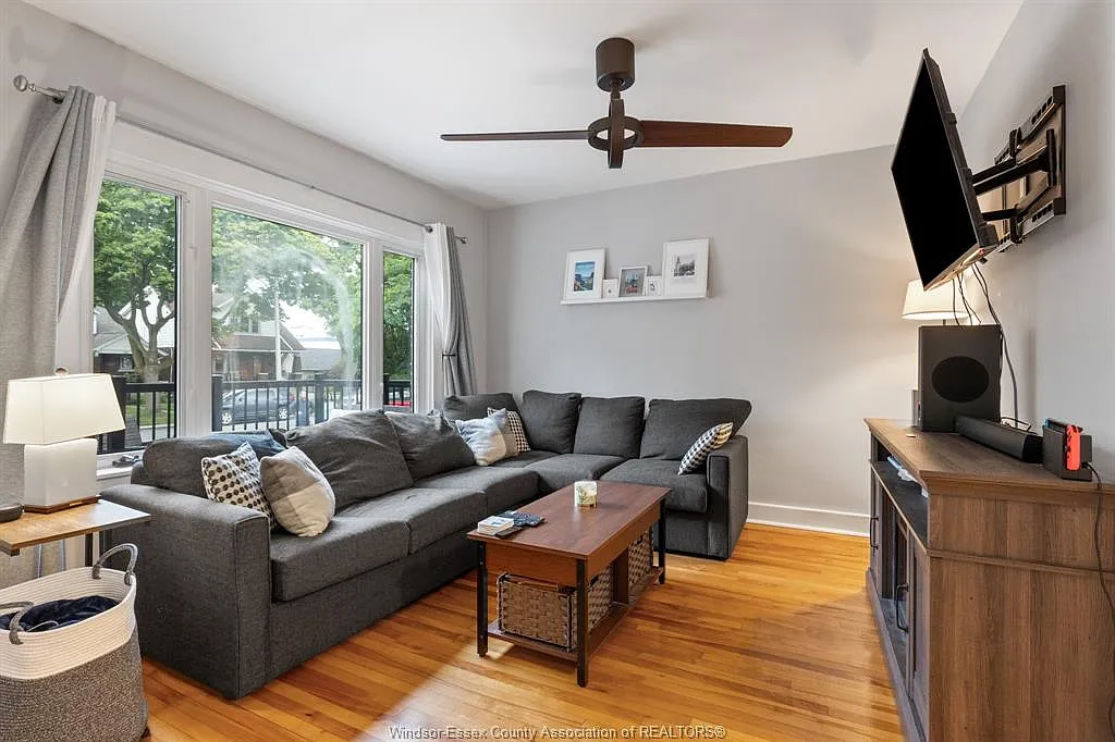 2 bed, 1.5 bath, 1325 sqft, $2,300 — Photo 3