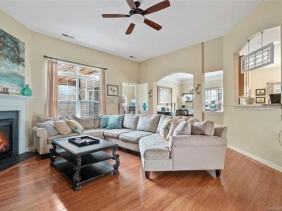 2nd image of 10493 Tintinhull Dr