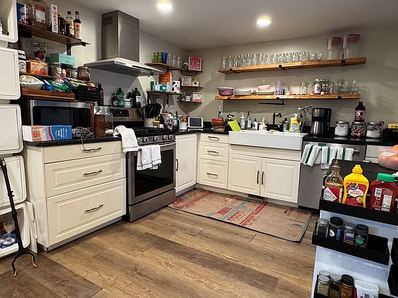 4th image of 122 Alexander Rd