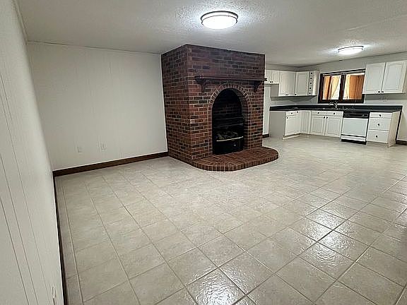 4th image of 179 Smith Rd