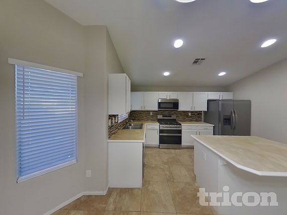 5th image of 11049 Zampino St