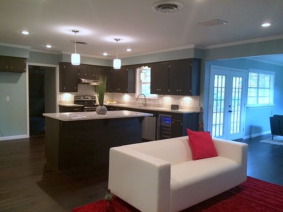 3rd image of 111 Sussex Dell Dr