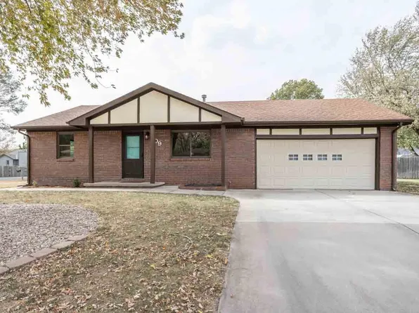 709 Surrey Ln, Maize, KS 67101