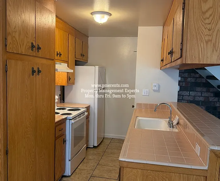 1331 Pinetree Dr #3 — Photo 8