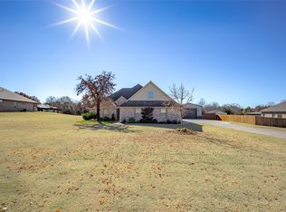 300 Turtle Dove Ct, Blanchard, OK 73010