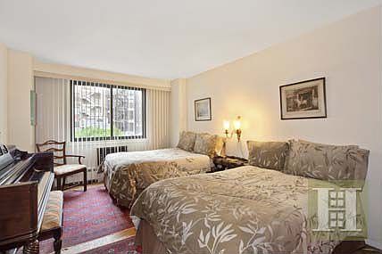 4th image of 16 W 16th St APT 8WN
