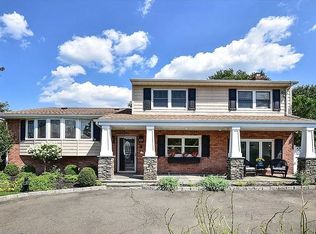 4 Lenroc Dr, White Plains, NY 10607
