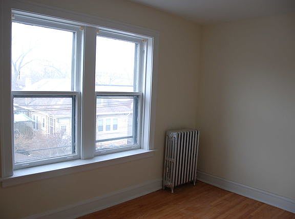5th image of 6316 N Artesian Ave APT 201