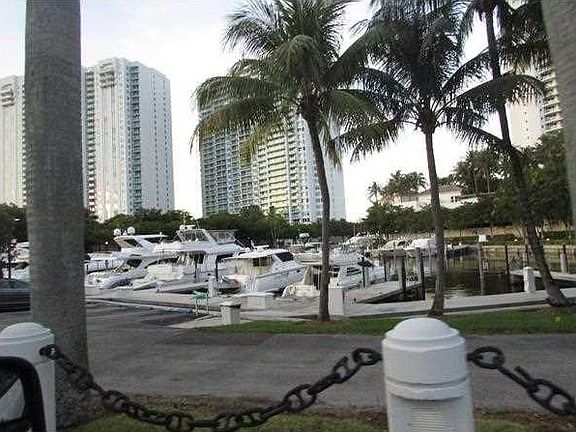 2nd image of 1000 Island Blvd #2103