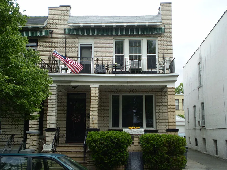 533 - 81 street